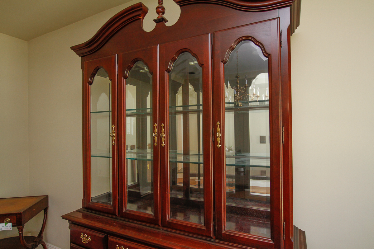 Sumter Cabinet Co. Queen Anne Style China Cabinet