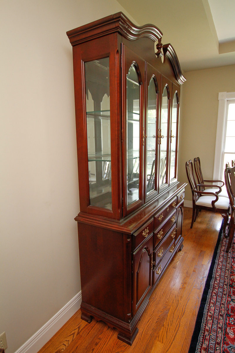 Sumter Cabinet Co. Queen Anne Style China Cabinet