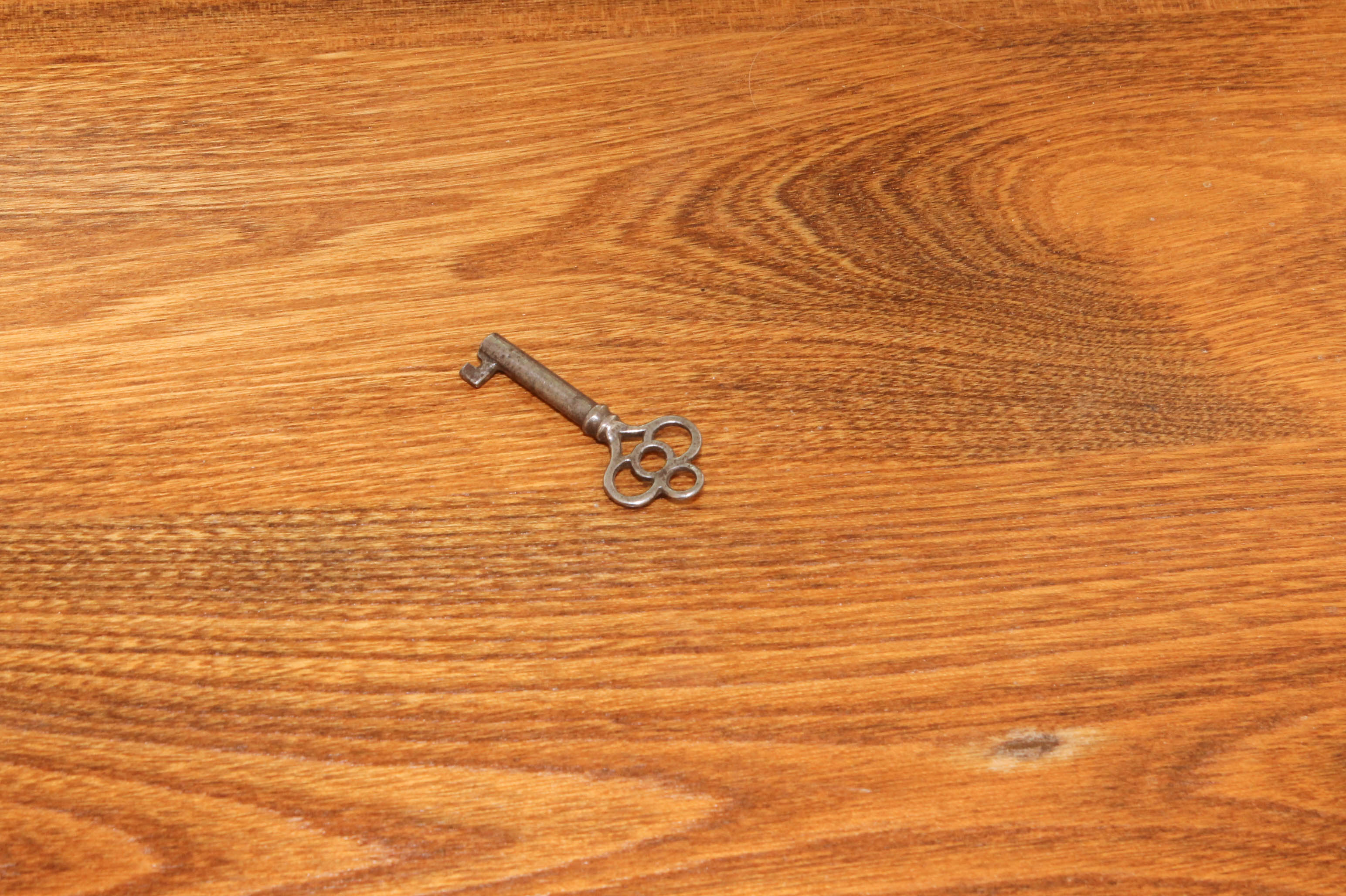 Early Twentieth-Century Oak Dresser with Mirror