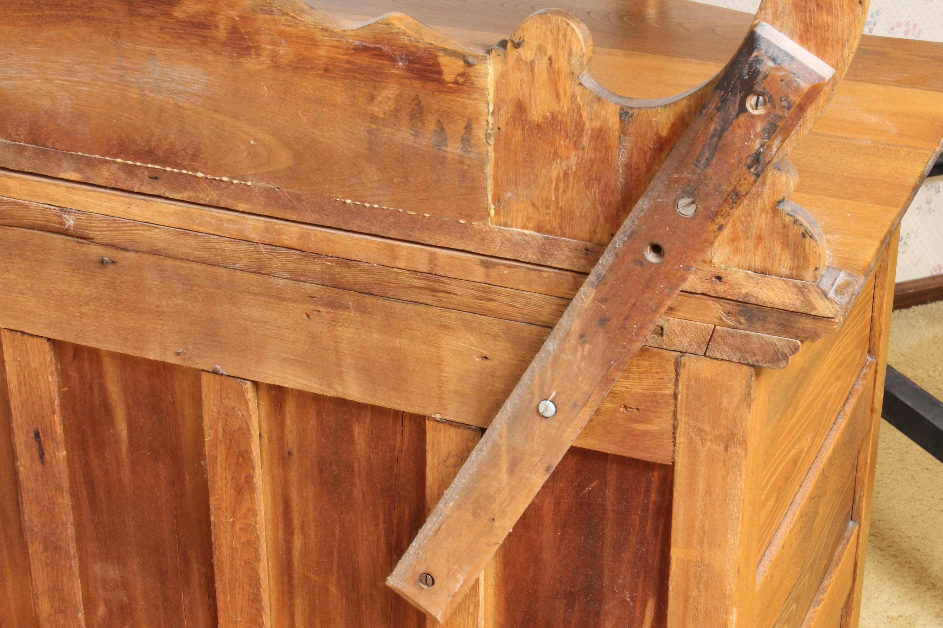 Early Twentieth-Century Oak Dresser with Mirror