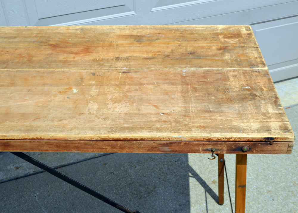 Folding Wallpaper Table