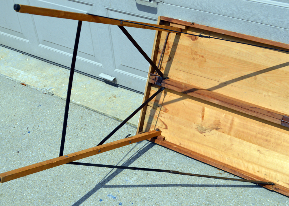 Folding Wallpaper Table