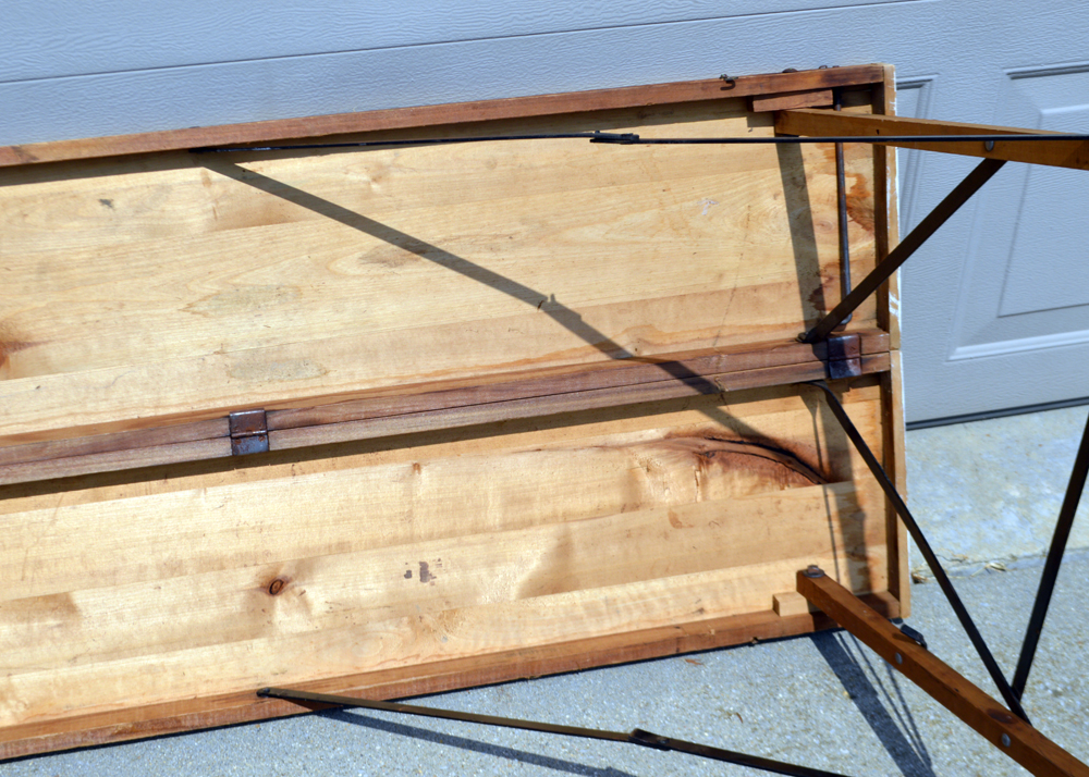 Folding Wallpaper Table