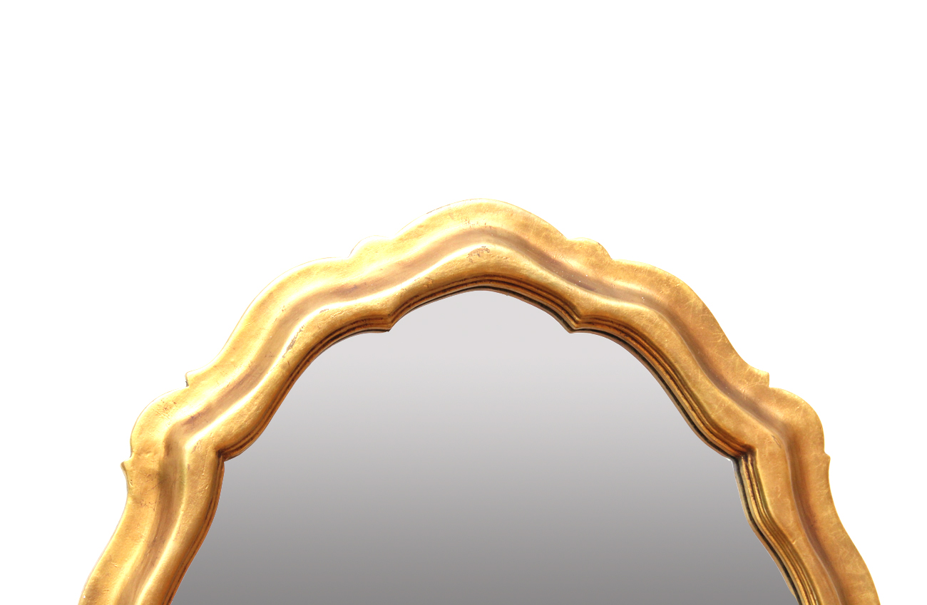 Henredon Fine Furniture Chest of Drawers with Wall Mirror