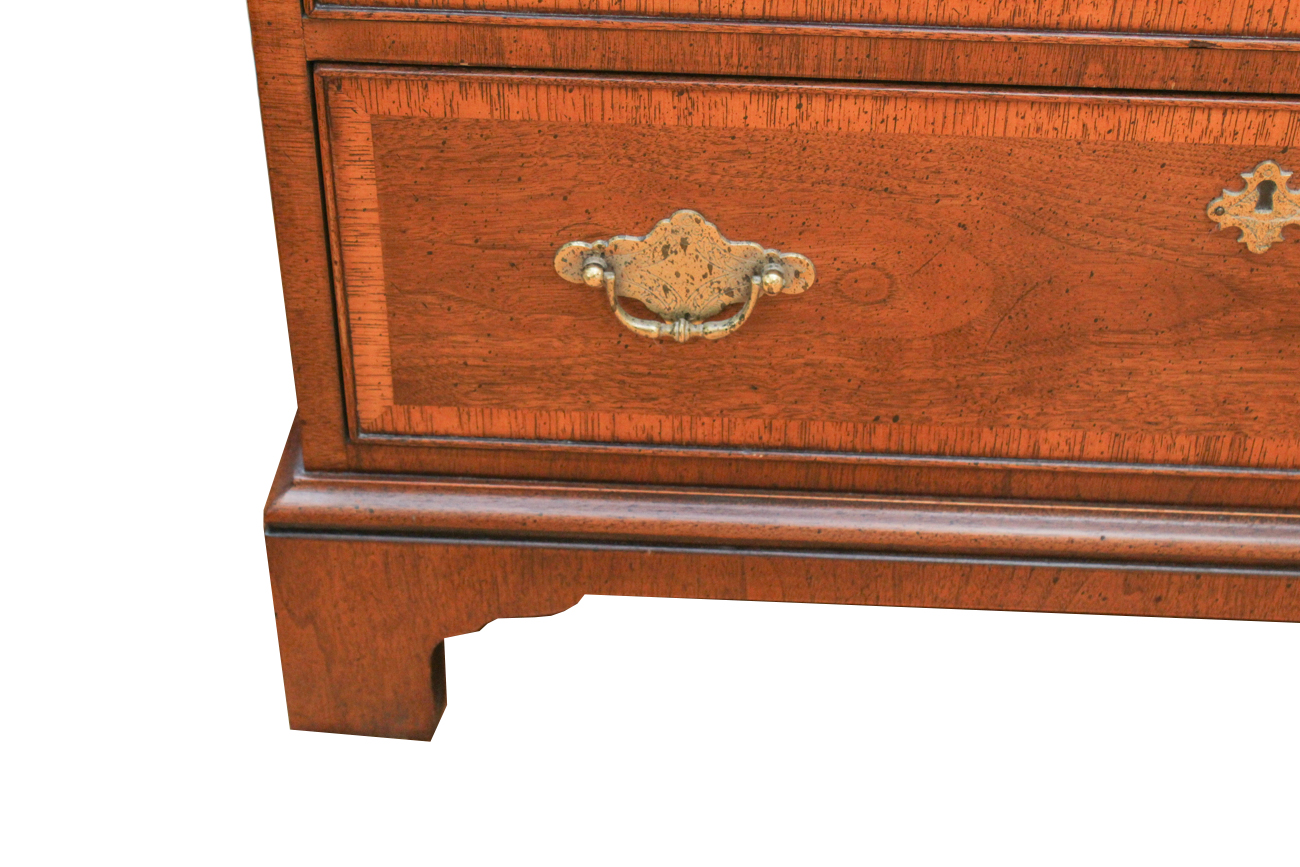 Henredon Fine Furniture Chest of Drawers with Wall Mirror