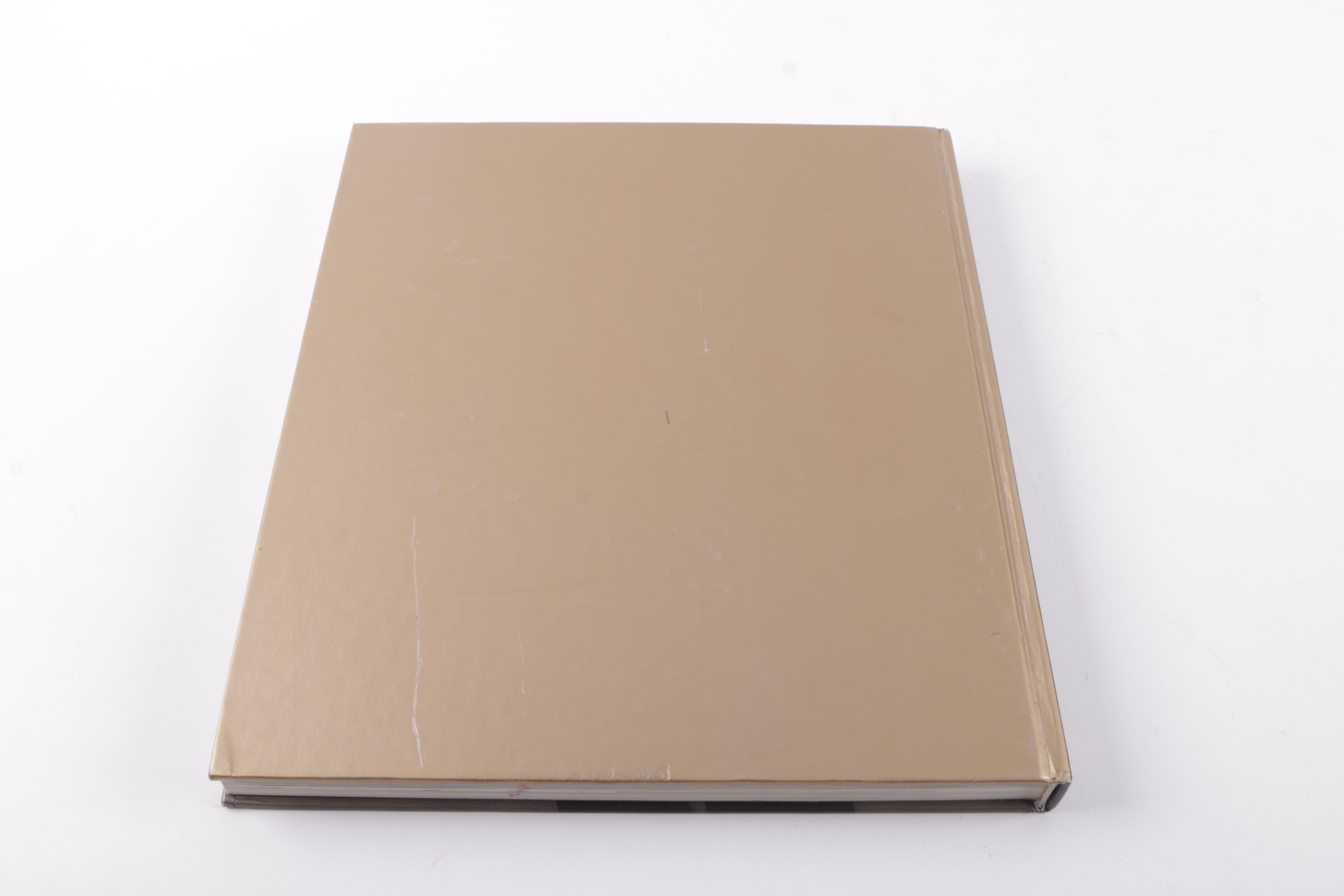 First Edition "The Photographs of Annie Leibovitz 1970-1990"