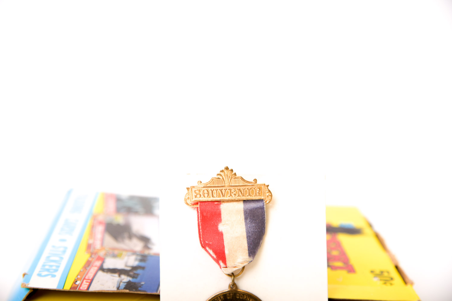 Desert Storm Trading Cards and Souvenir Pin