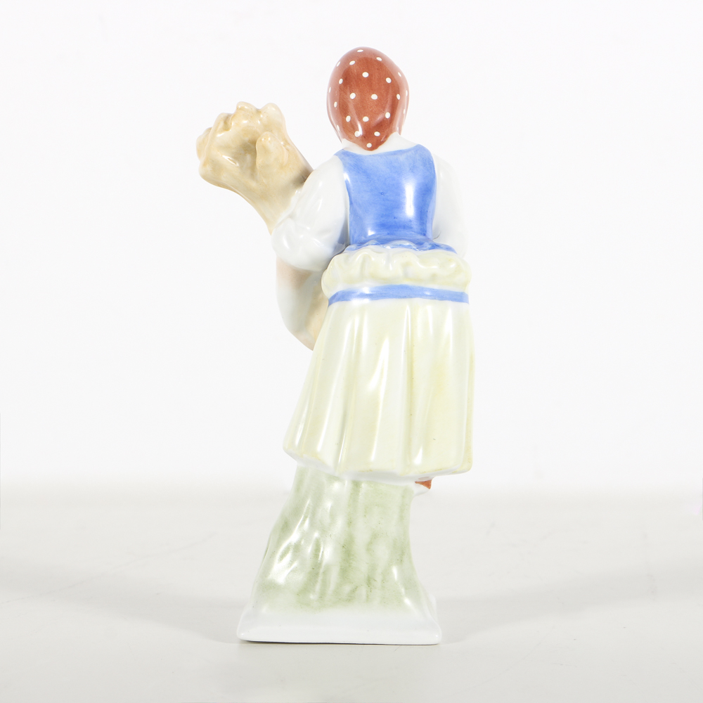 Herend Porcelain Figurine Of A Girl With Wheat