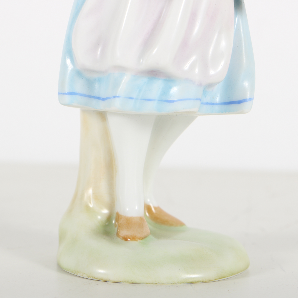 Herend Porcelain Figurine Of A Girl With Flowers