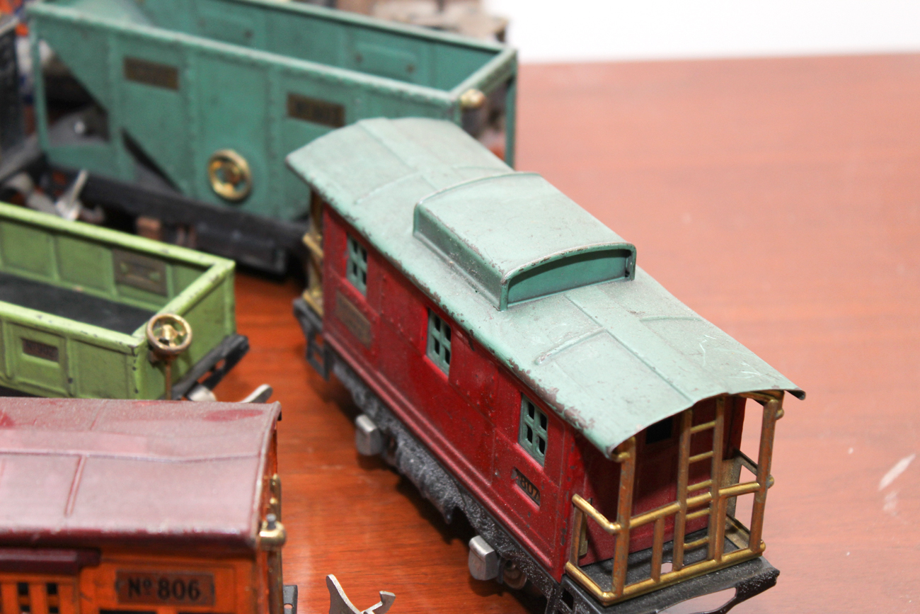 Post War Lionel Train Set 233 O Gauge with Original Box