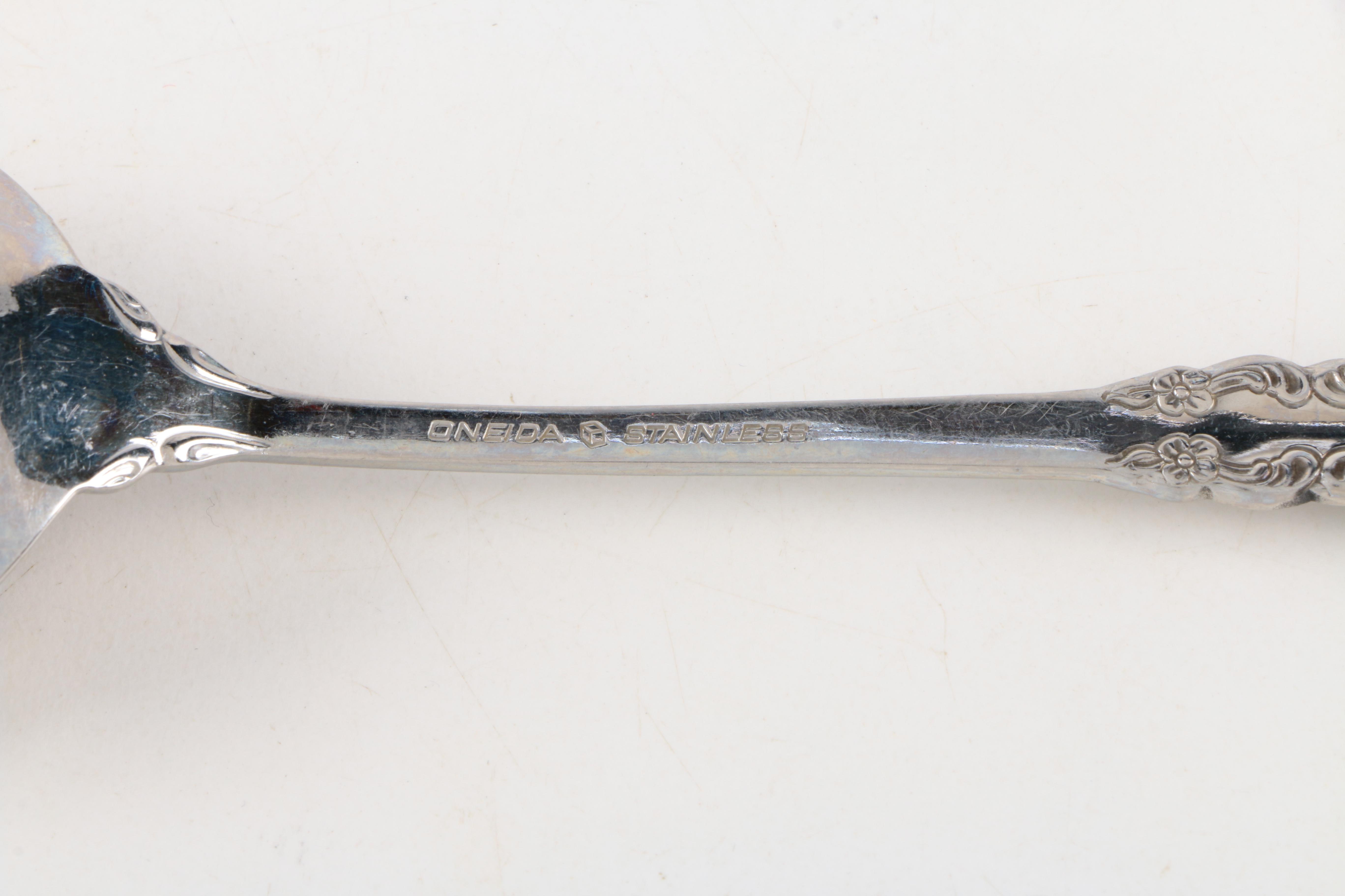 Oneida "Shelley" Stainless Steel Flatware Set