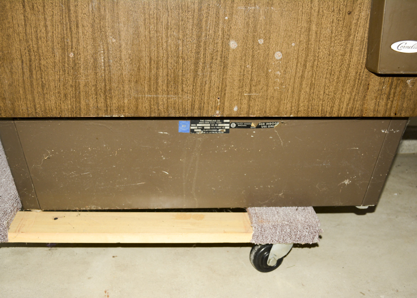 Vintage 7-UP Vending Machine by Cornelius