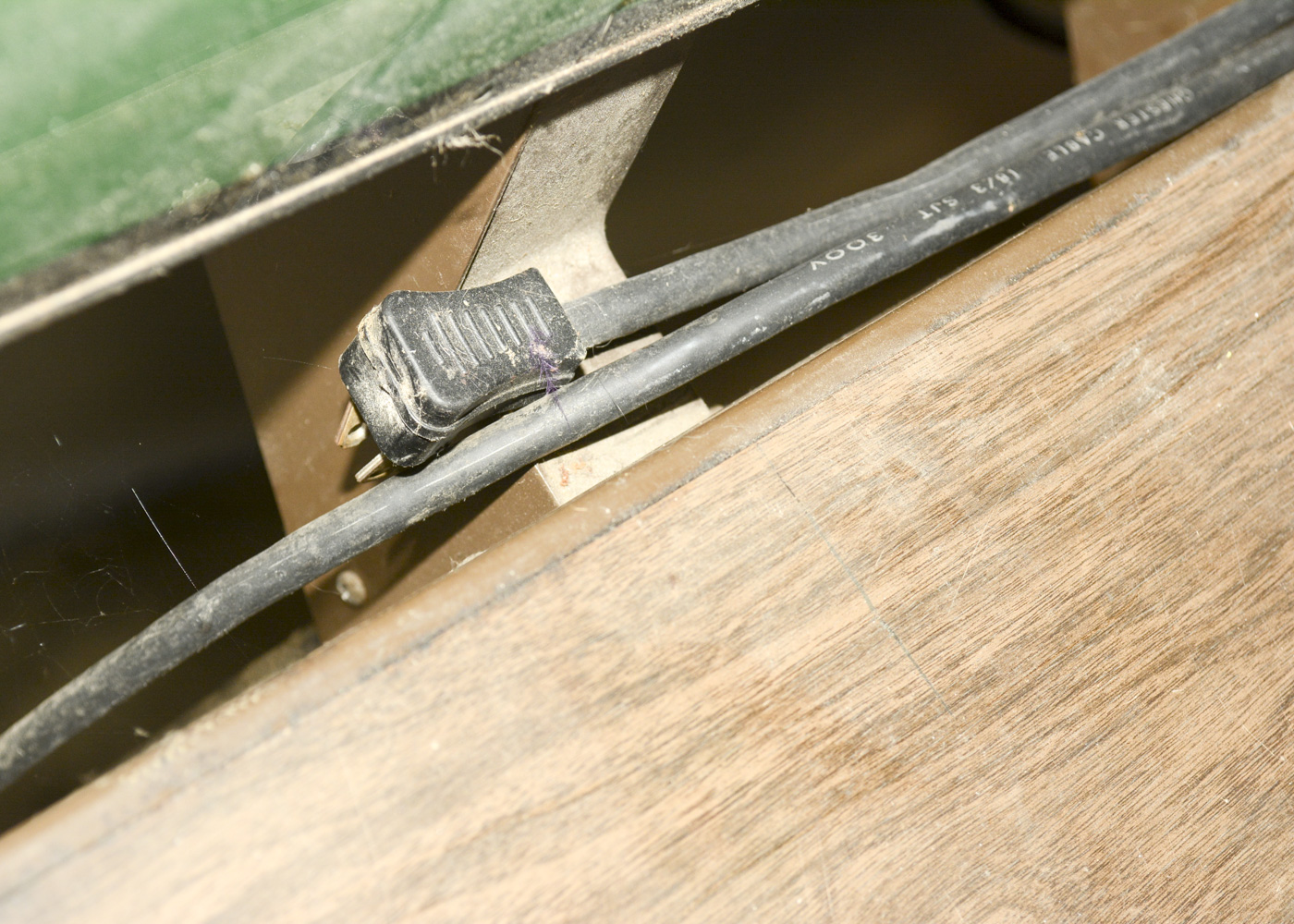 Vintage 7-UP Vending Machine by Cornelius