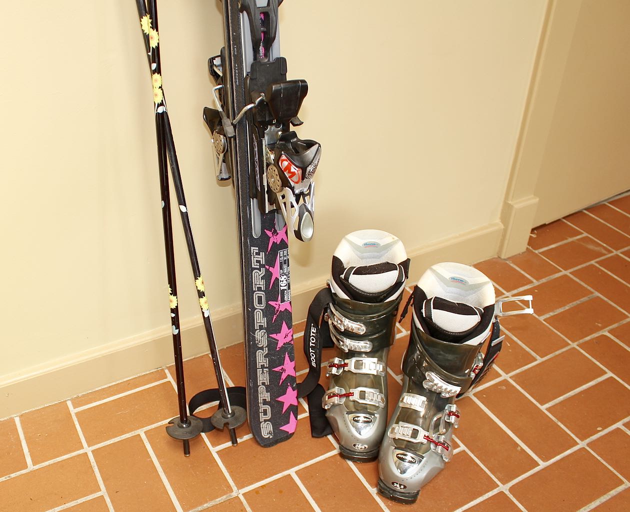 Volkl Supersport 168 Skis, Atomic Boots & Oakley Goggles