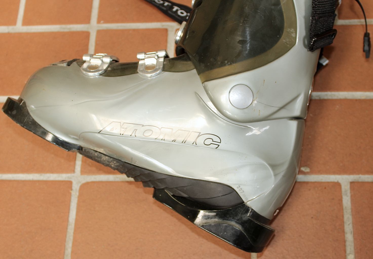 Volkl Supersport 168 Skis, Atomic Boots & Oakley Goggles