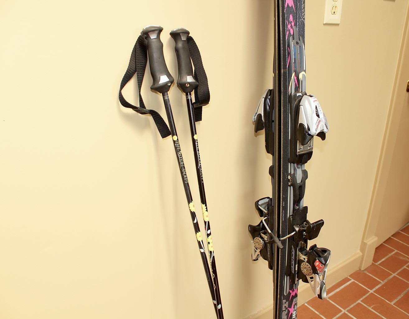 Volkl Supersport 168 Skis, Atomic Boots & Oakley Goggles