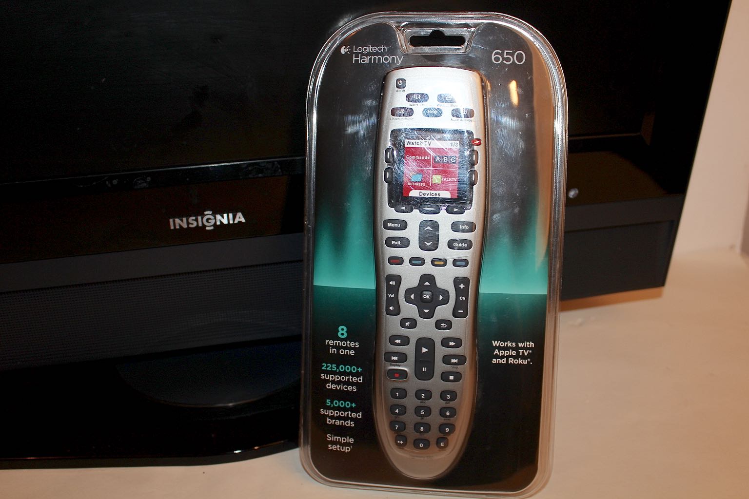 Logitech Harmony 650 Universal Remote with Insignia 26" Flatpanel LCD TV