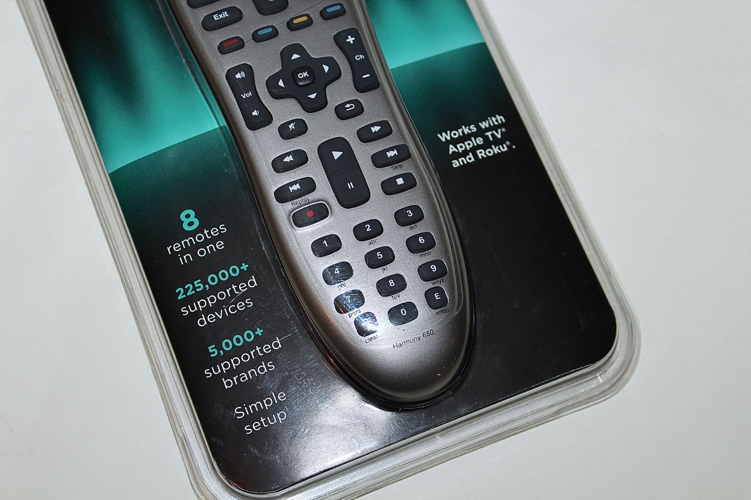 Logitech Harmony 650 Universal Remote with Insignia 26" Flatpanel LCD TV
