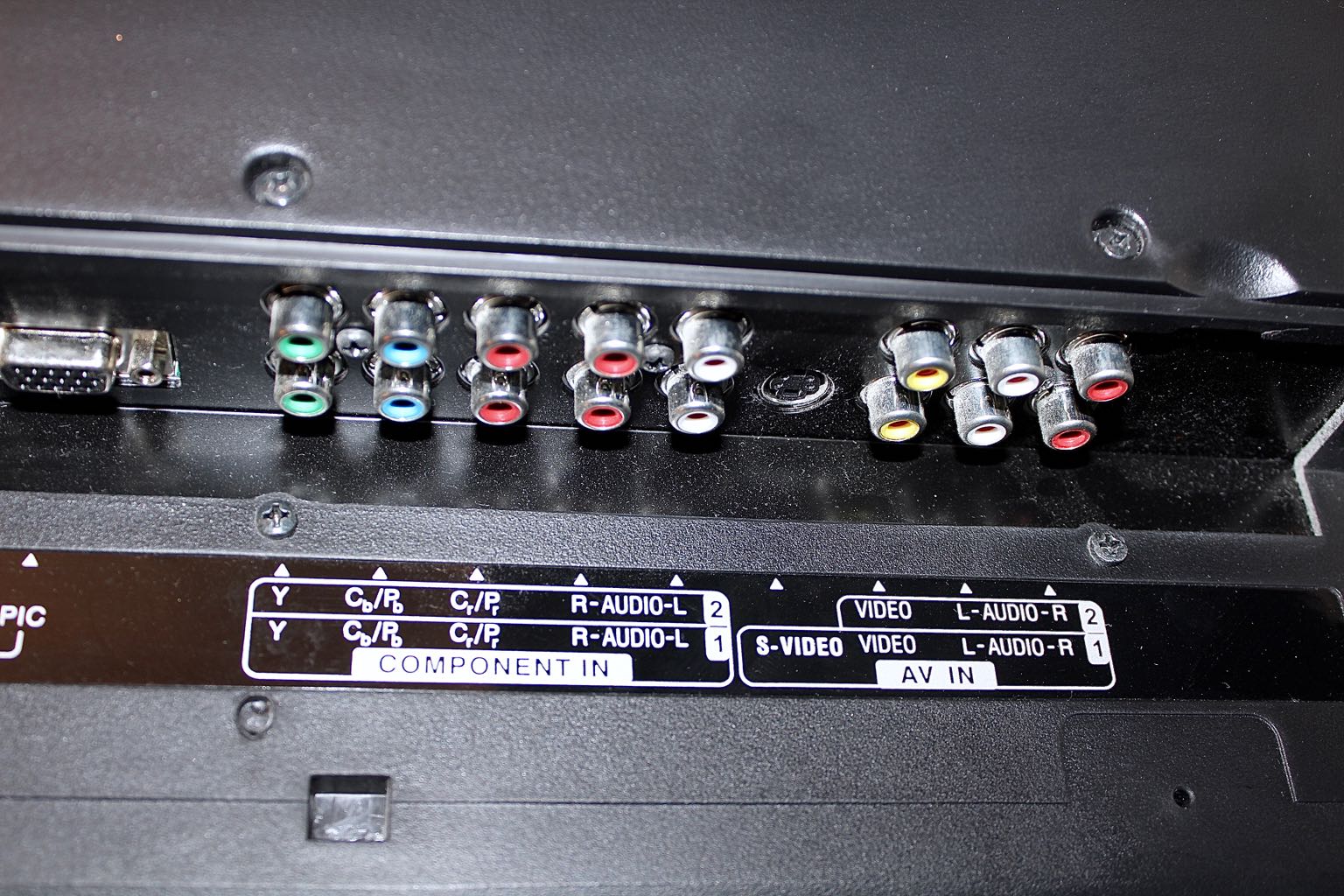 Logitech Harmony 650 Universal Remote with Insignia 26" Flatpanel LCD TV