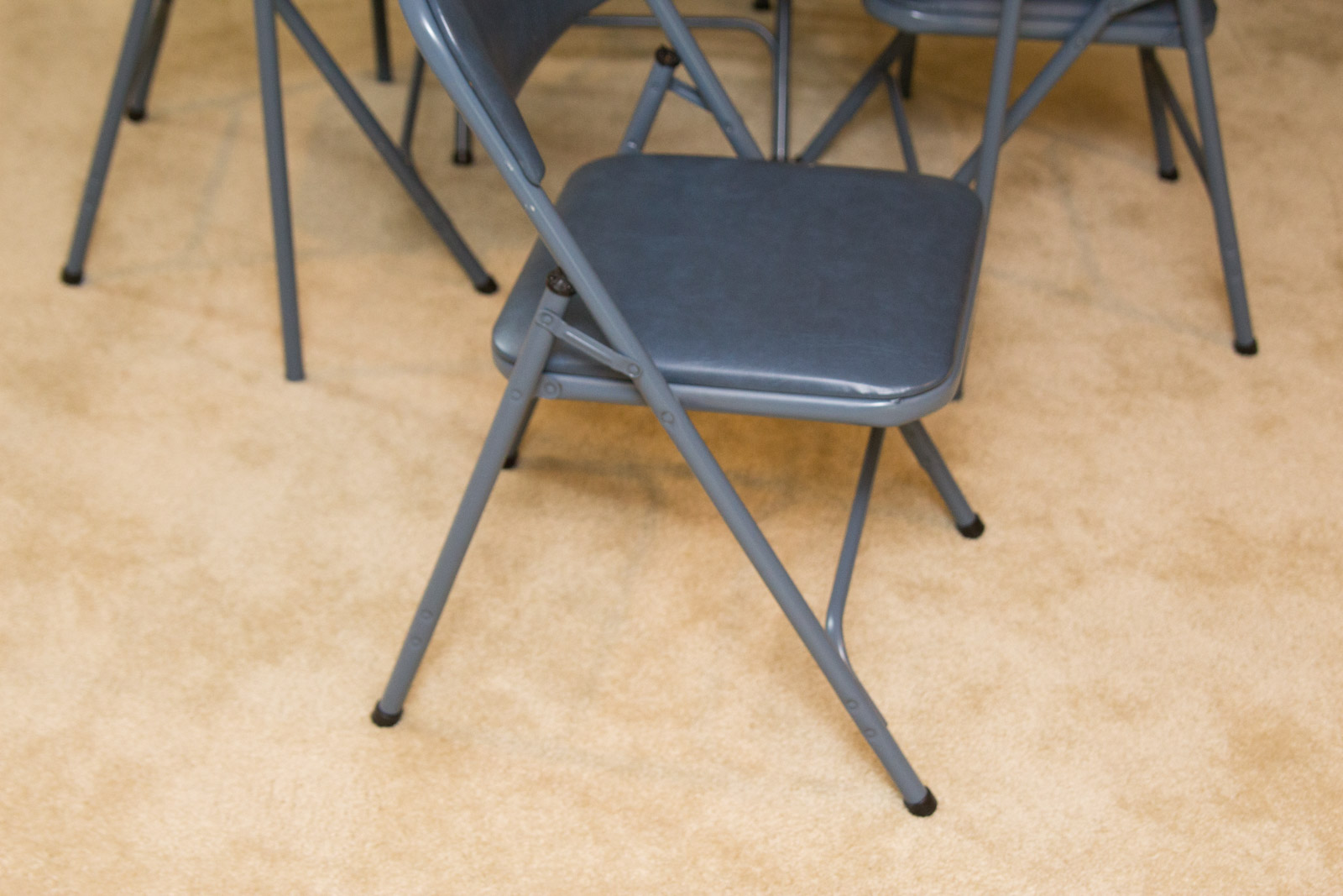 Samsonite Blue Metal Card Table With Folding Chairs