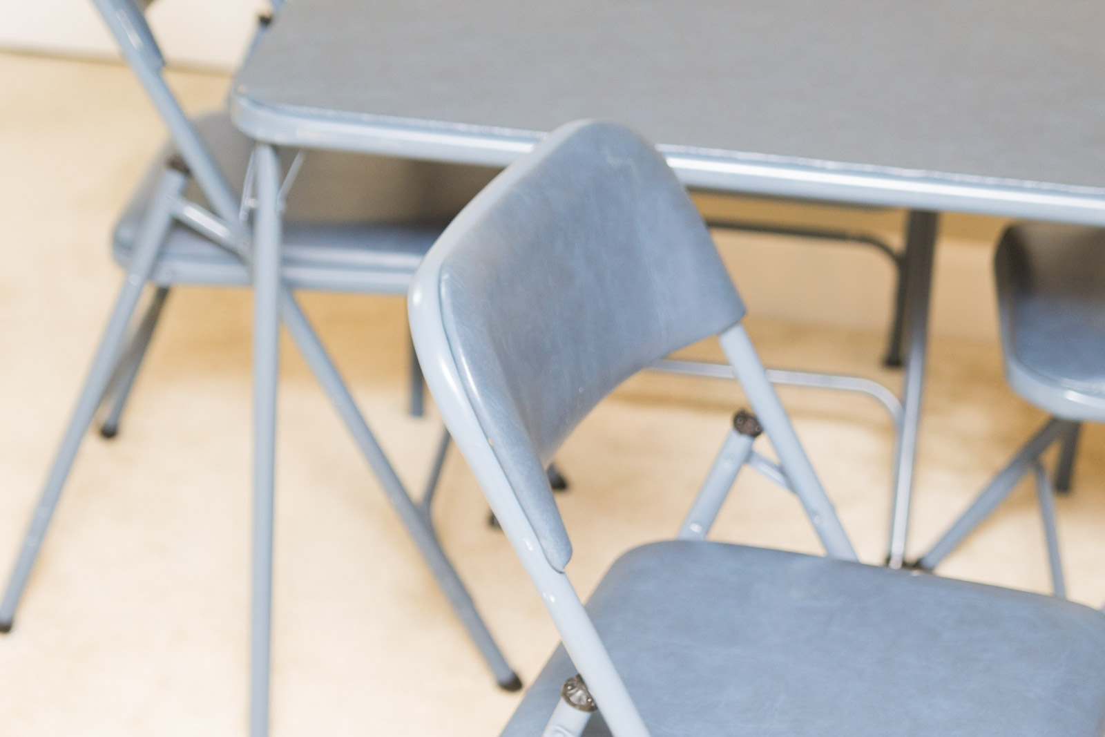 Samsonite Blue Metal Card Table With Folding Chairs