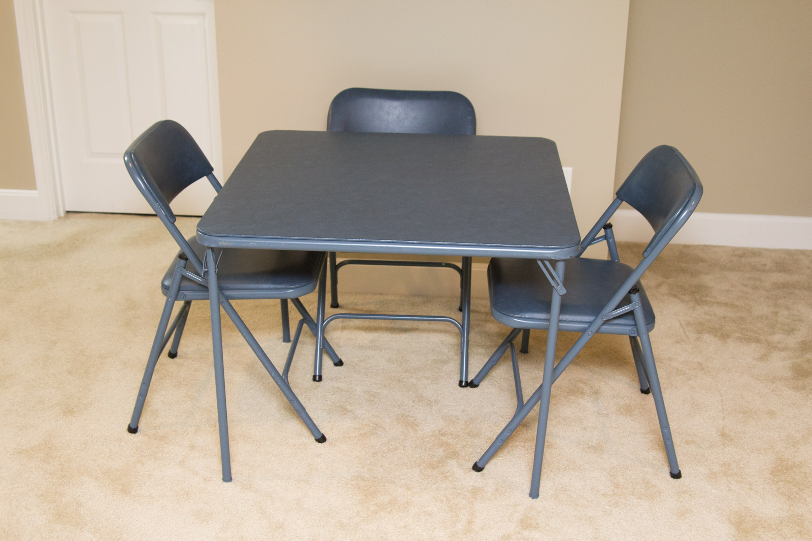 Samsonite Blue Metal Card Table With Folding Chairs