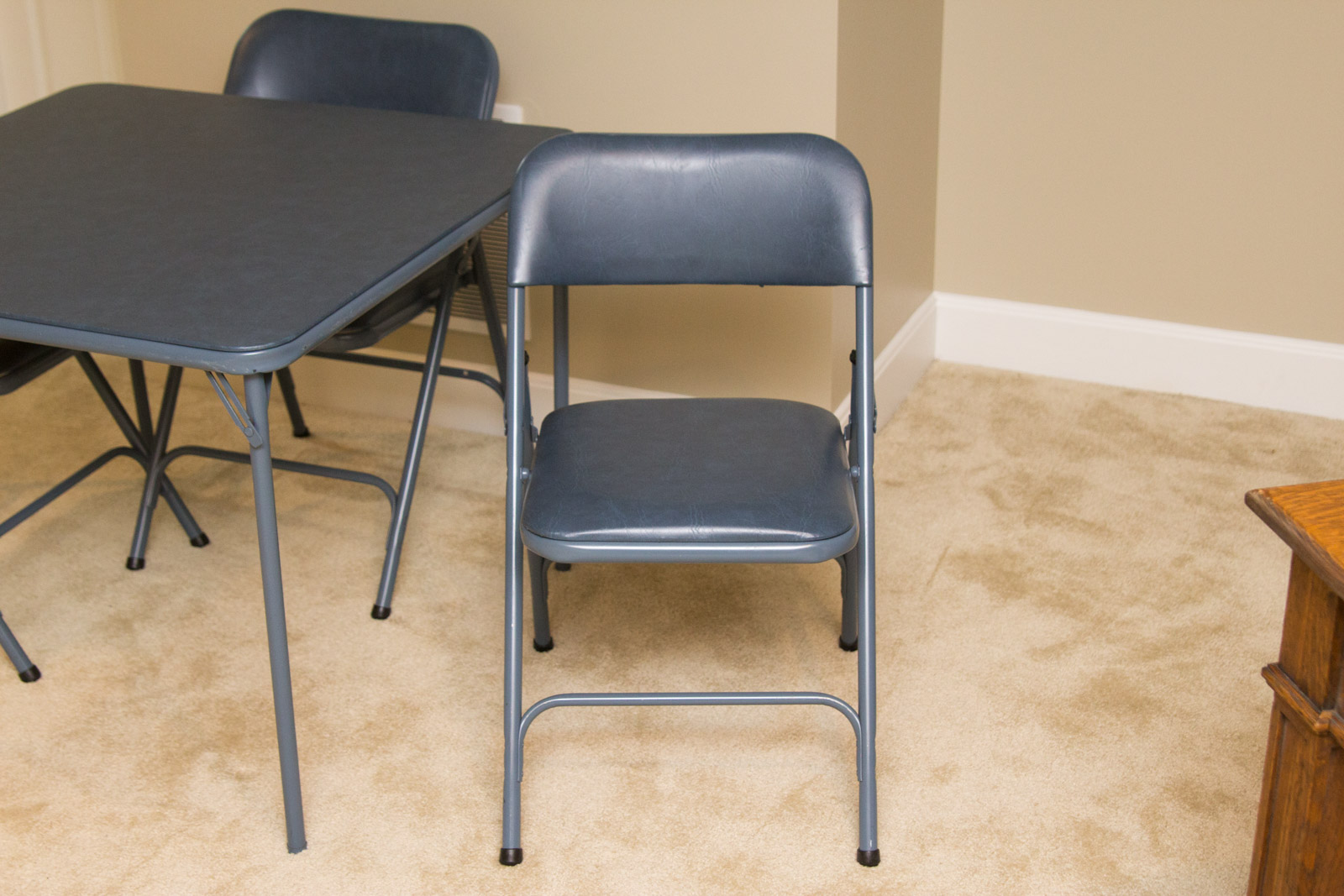 Samsonite Blue Metal Card Table With Folding Chairs