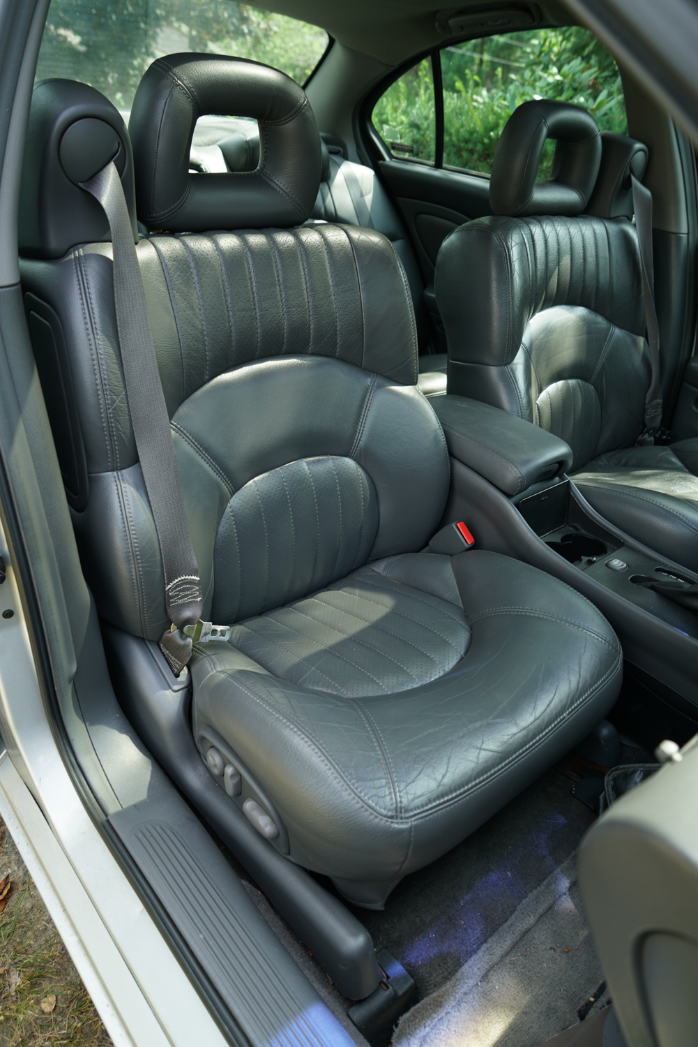 2000 Pontiac Bonneville SSEi Supercharged Sedan