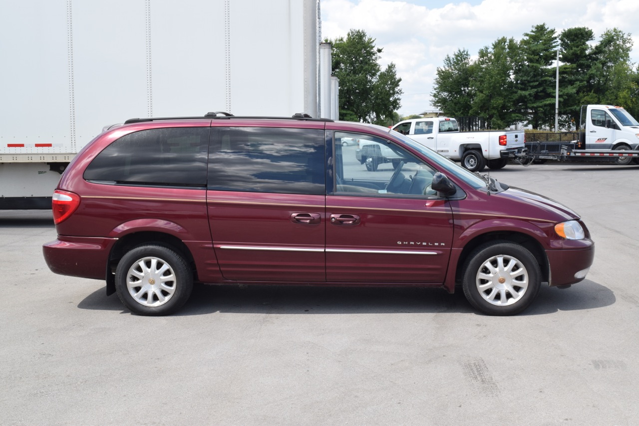 2001 Chrysler Town & Country LXI Minivan