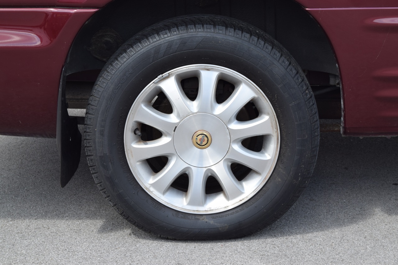 2001 Chrysler Town & Country LXI Minivan