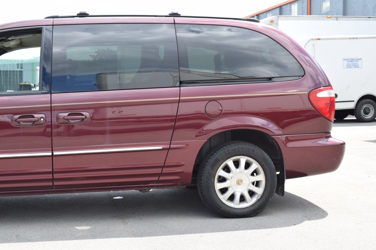 2001 Chrysler Town & Country LXI Minivan