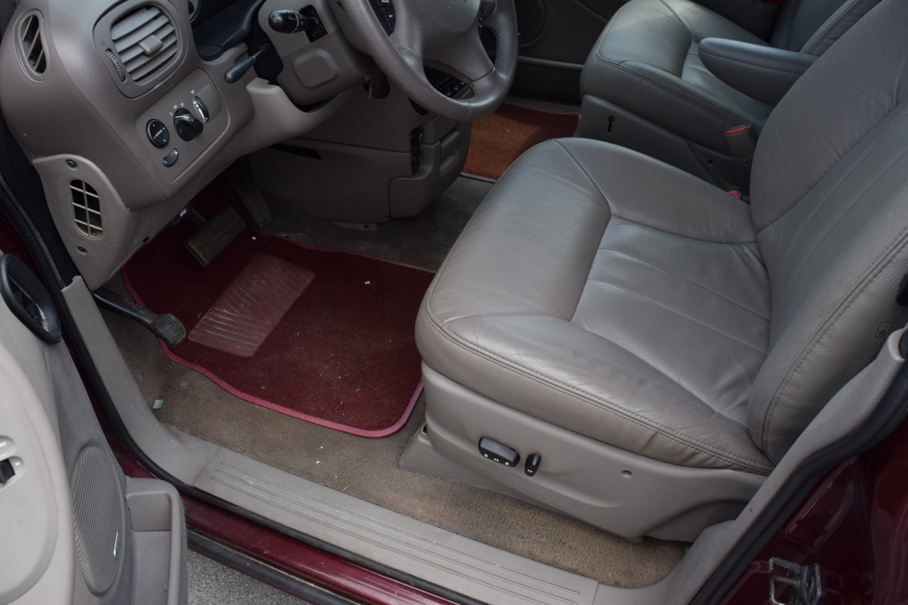 2001 Chrysler Town & Country LXI Minivan