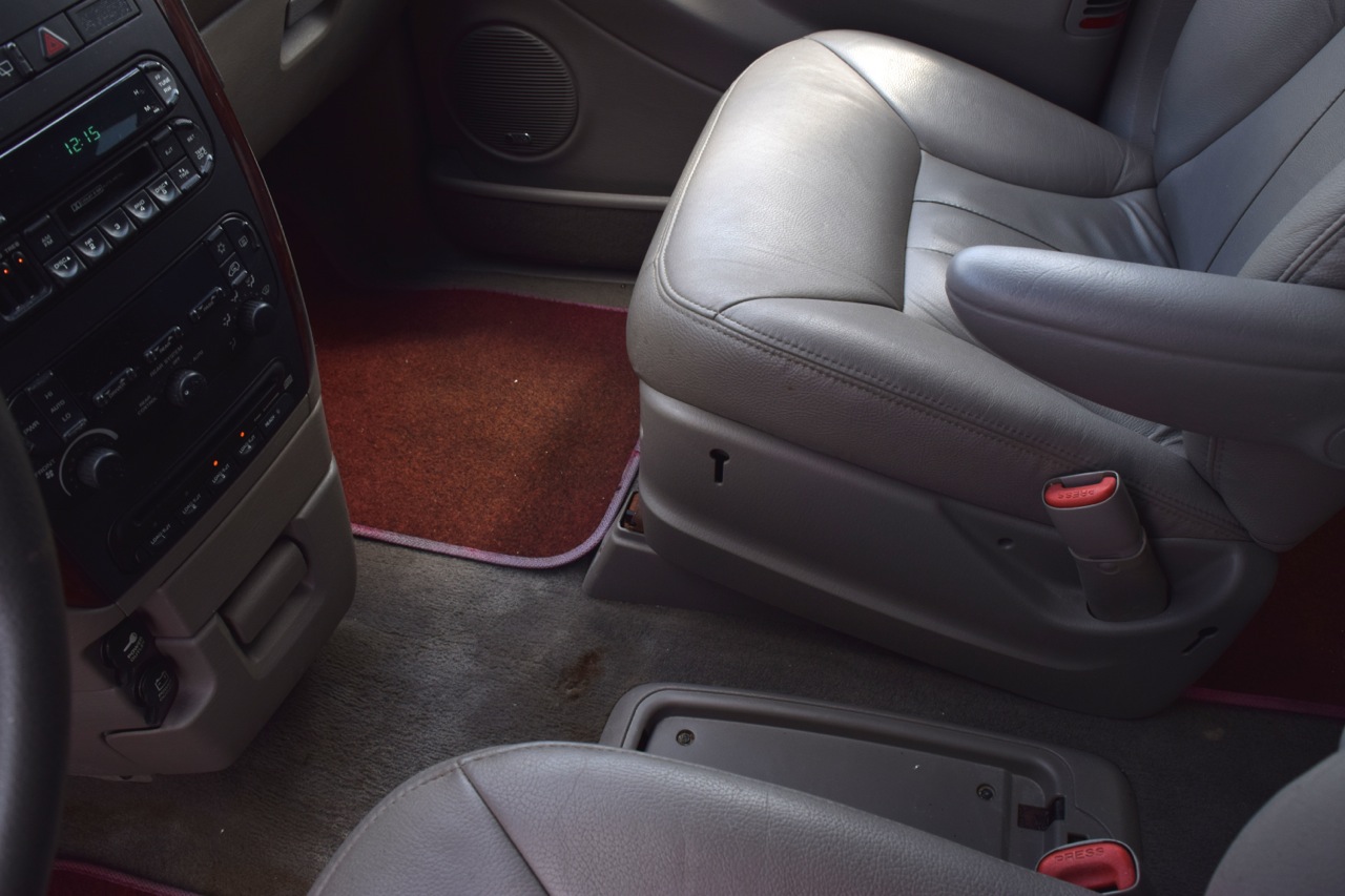 2001 Chrysler Town & Country LXI Minivan