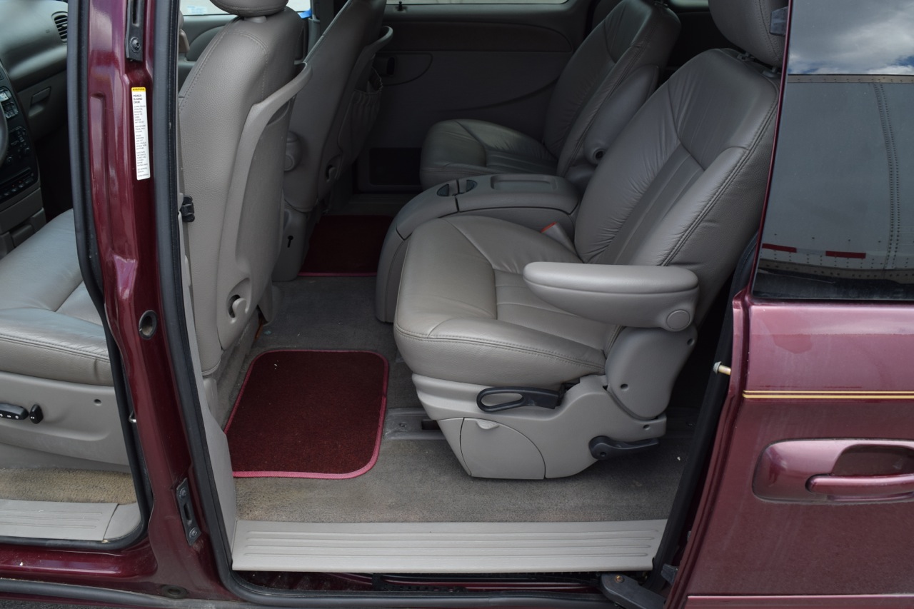 2001 Chrysler Town & Country LXI Minivan