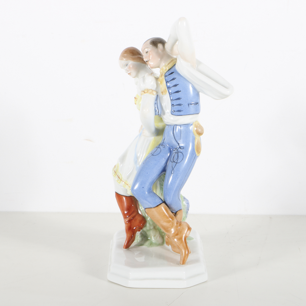 Herend Porcelain Figurine Two Dancing Peasants