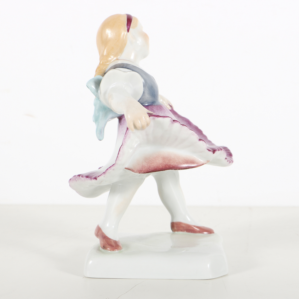 Herend Porcelain Figurine Of Dancing Girl