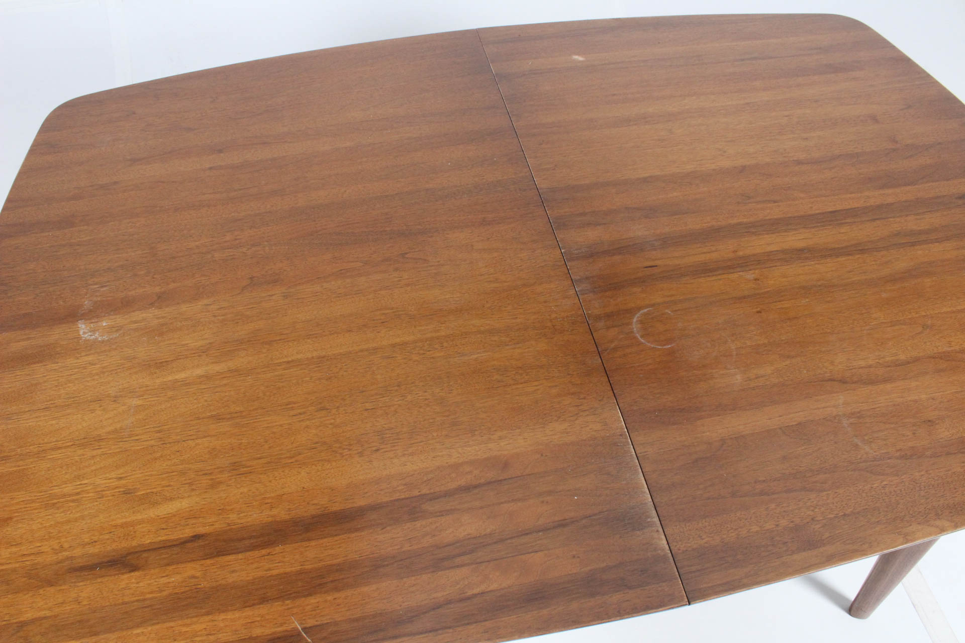 Mid Century Modern Dining Table and Chairs by Henredon