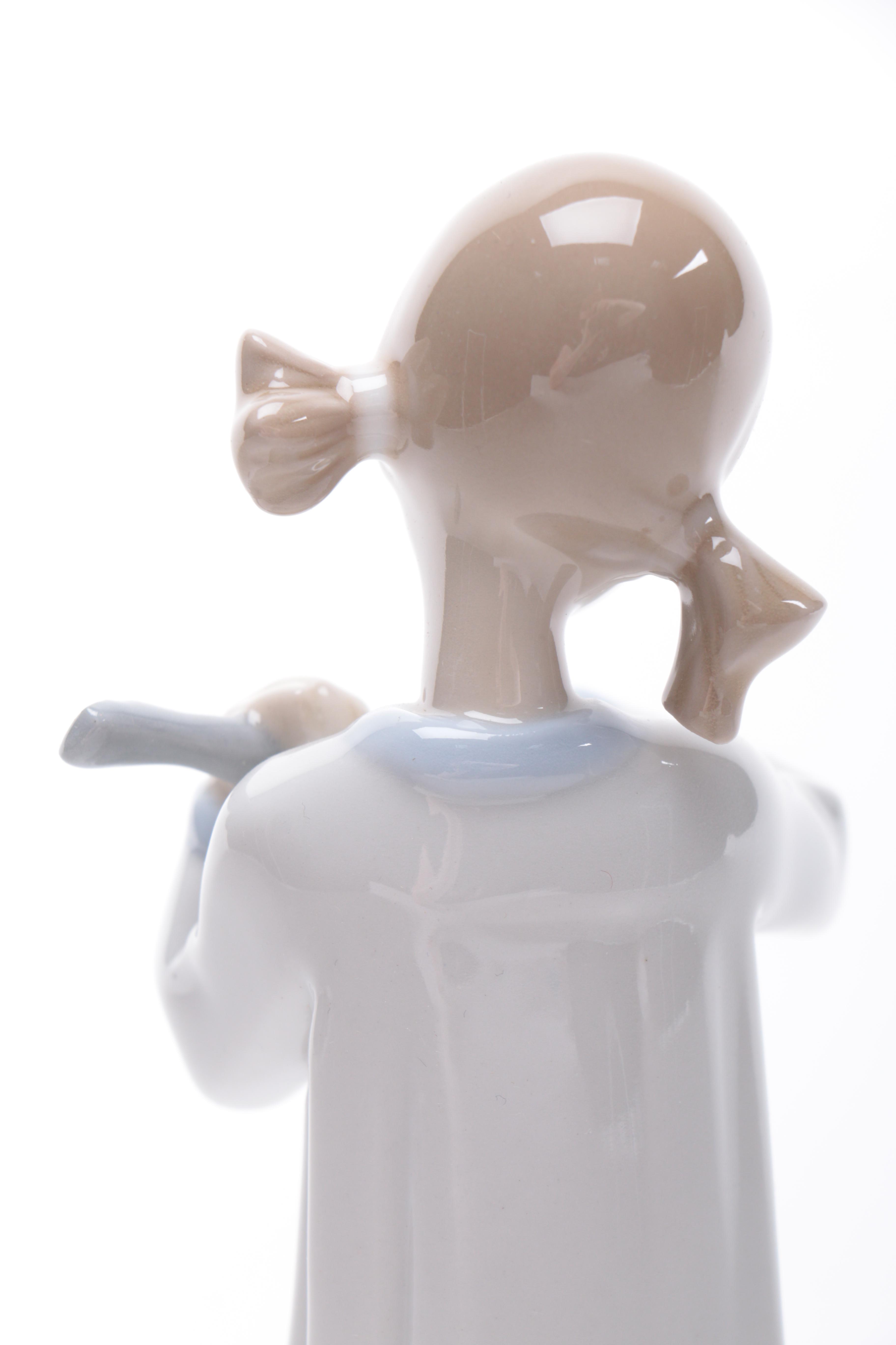 Lladró "Girl With Guitar" Figurine