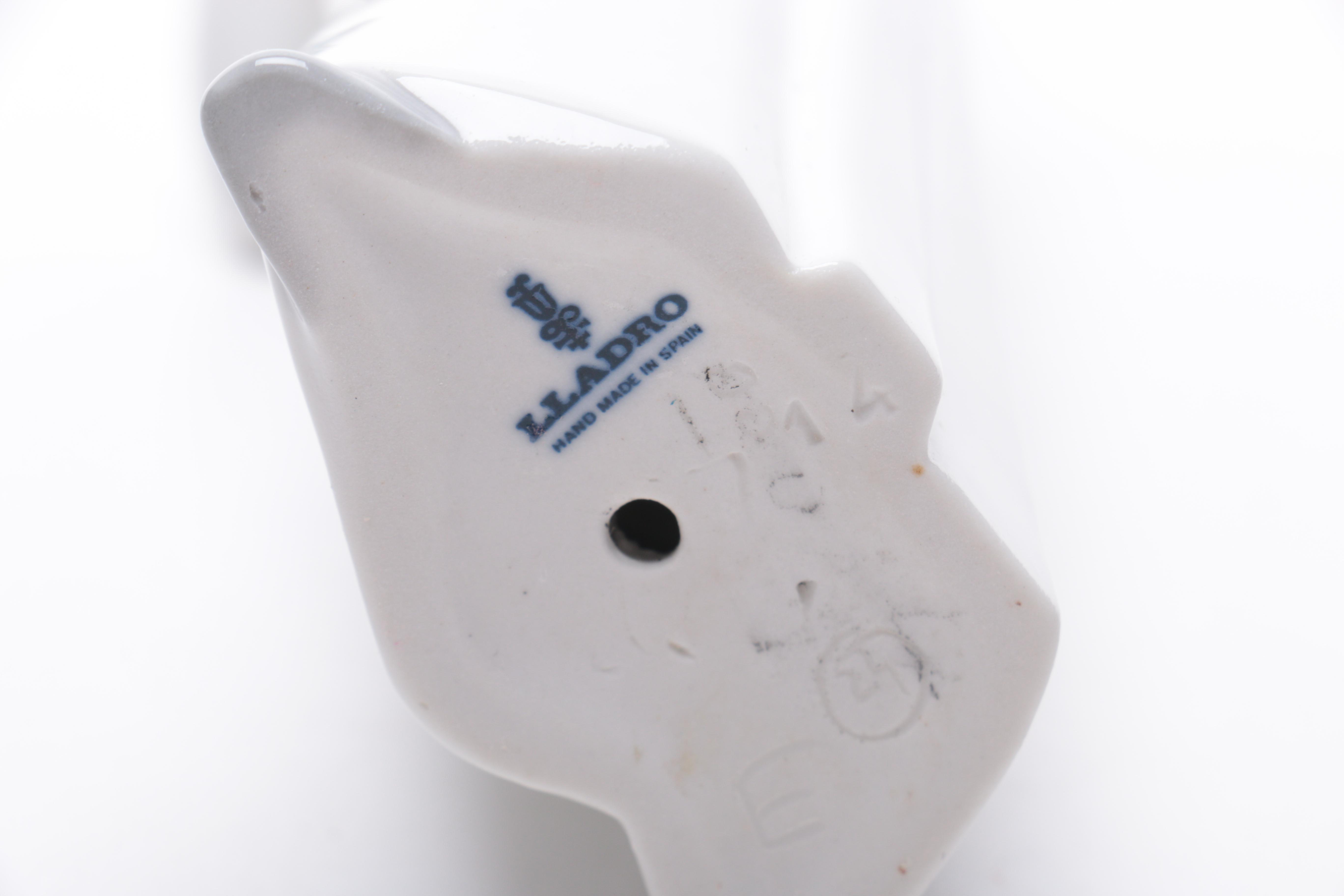 Lladró "Girl With Guitar" Figurine