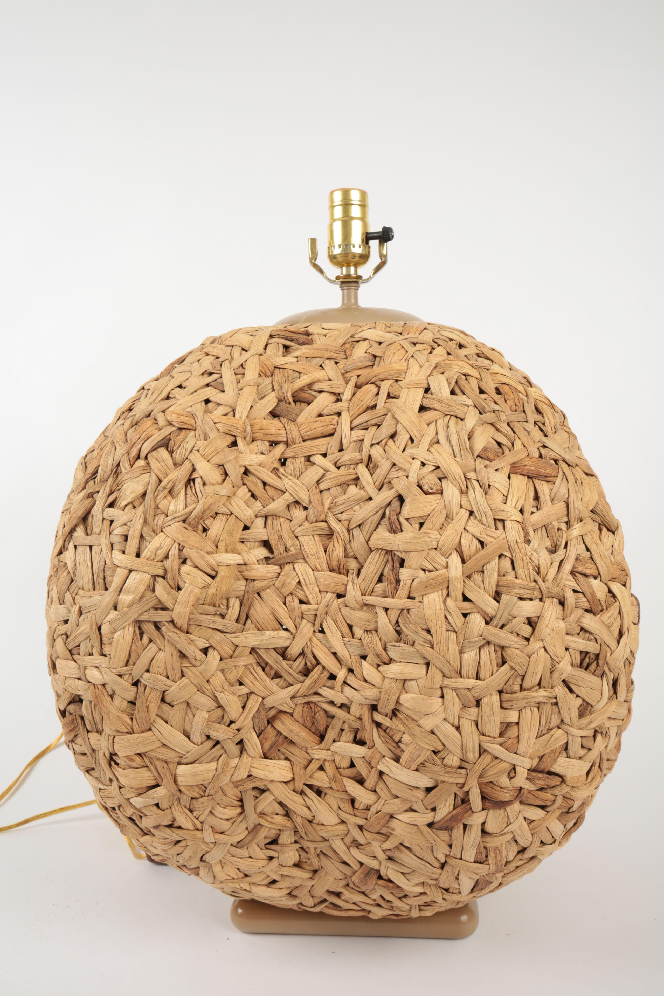 Woven Wicker Table Lamp