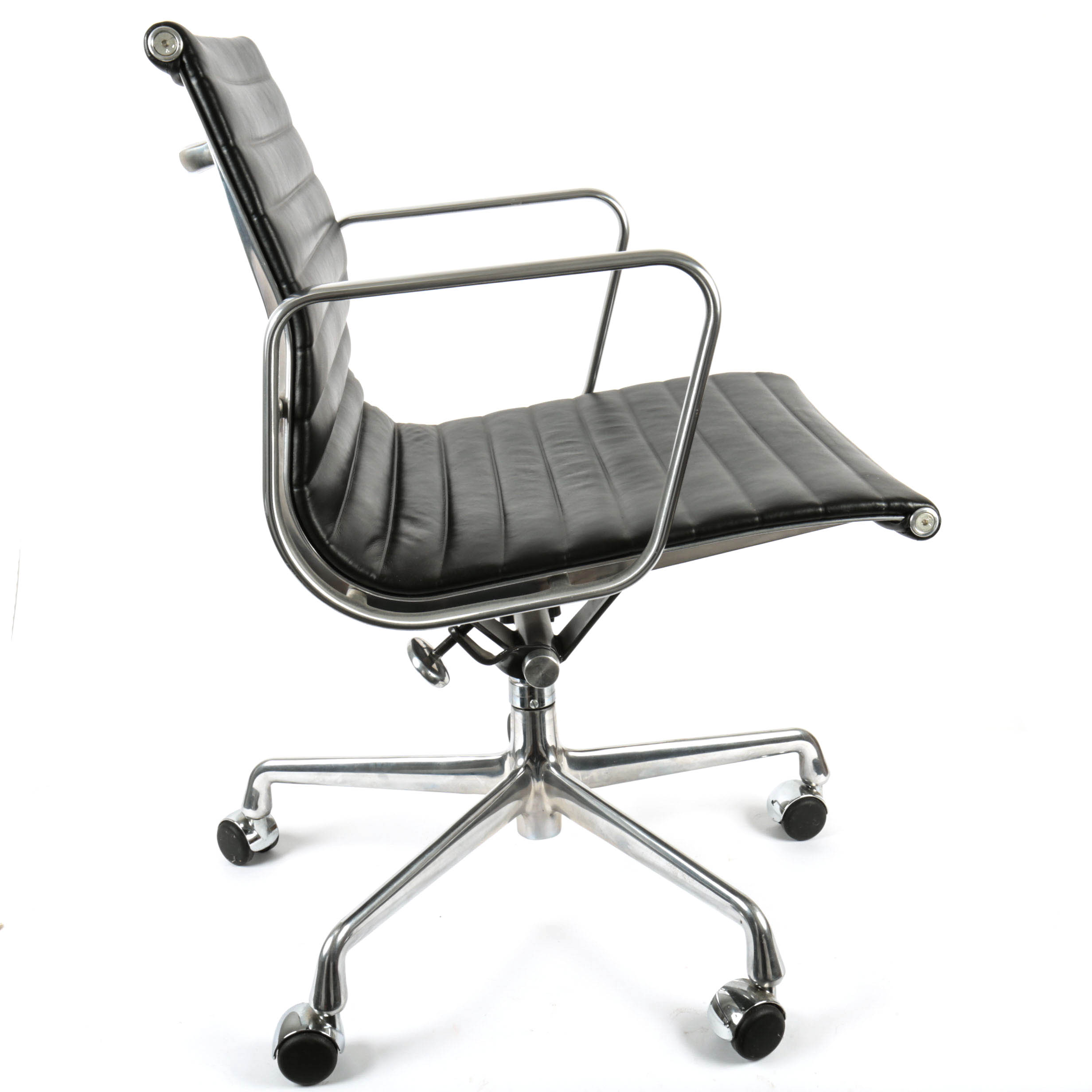 Eames Style "Aluminum Group Management Chair"