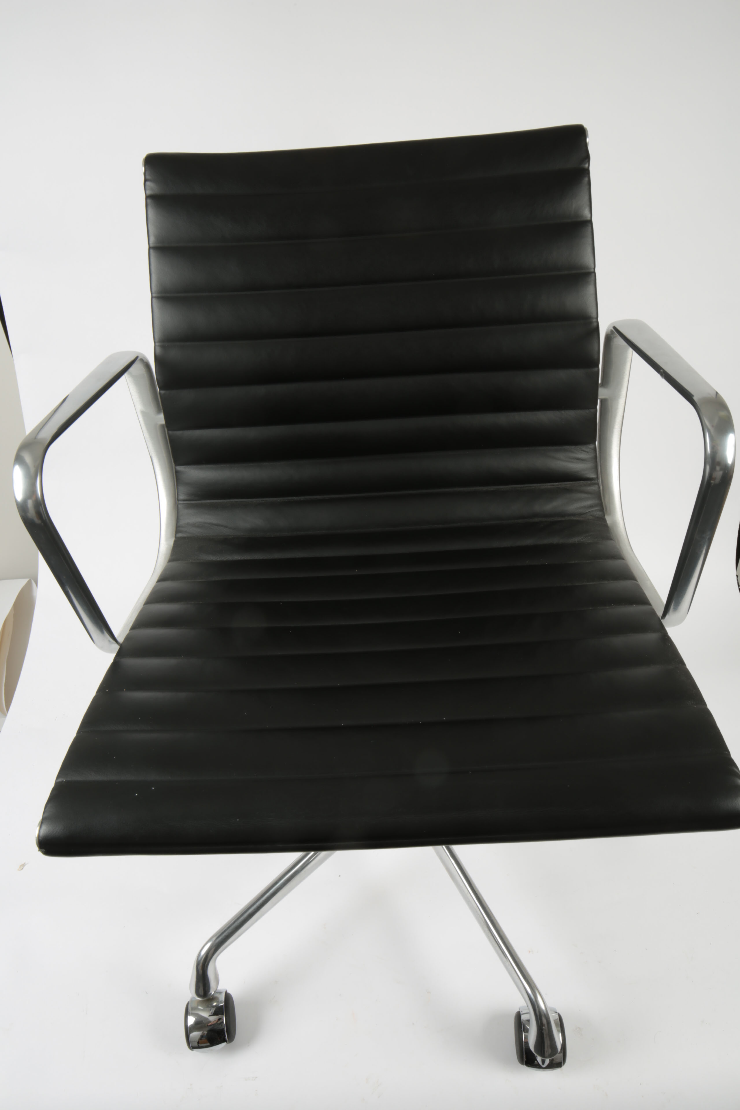 Eames Style "Aluminum Group Management Chair"