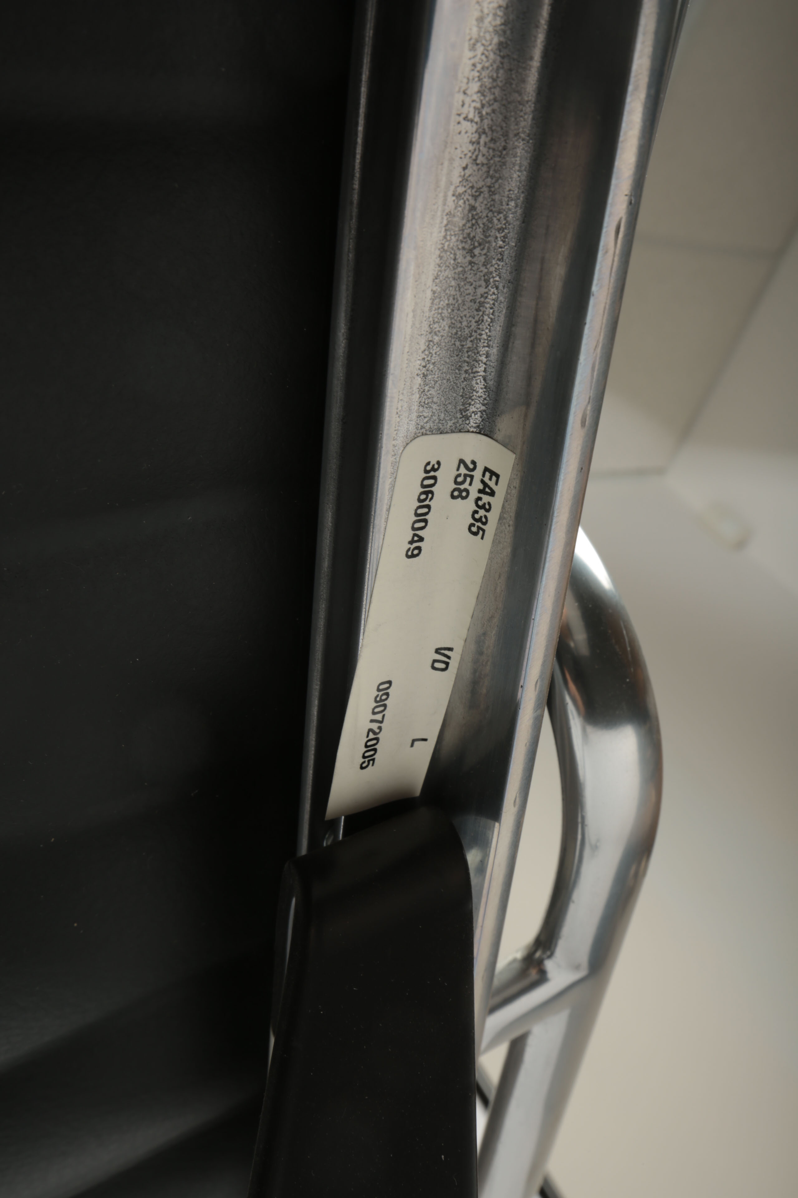 Eames Style "Aluminum Group Management Chair"