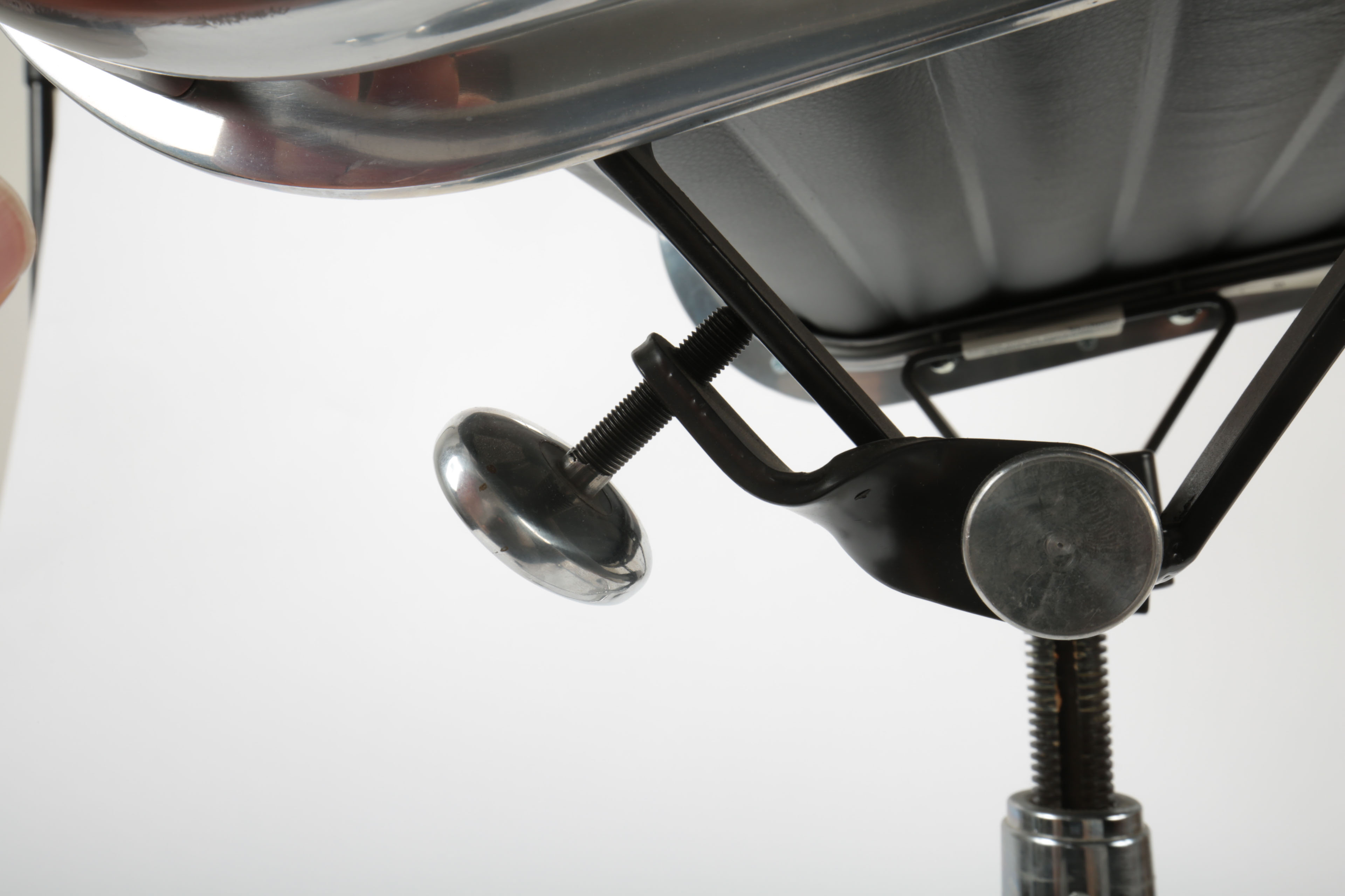 Eames Style "Aluminum Group Management Chair"