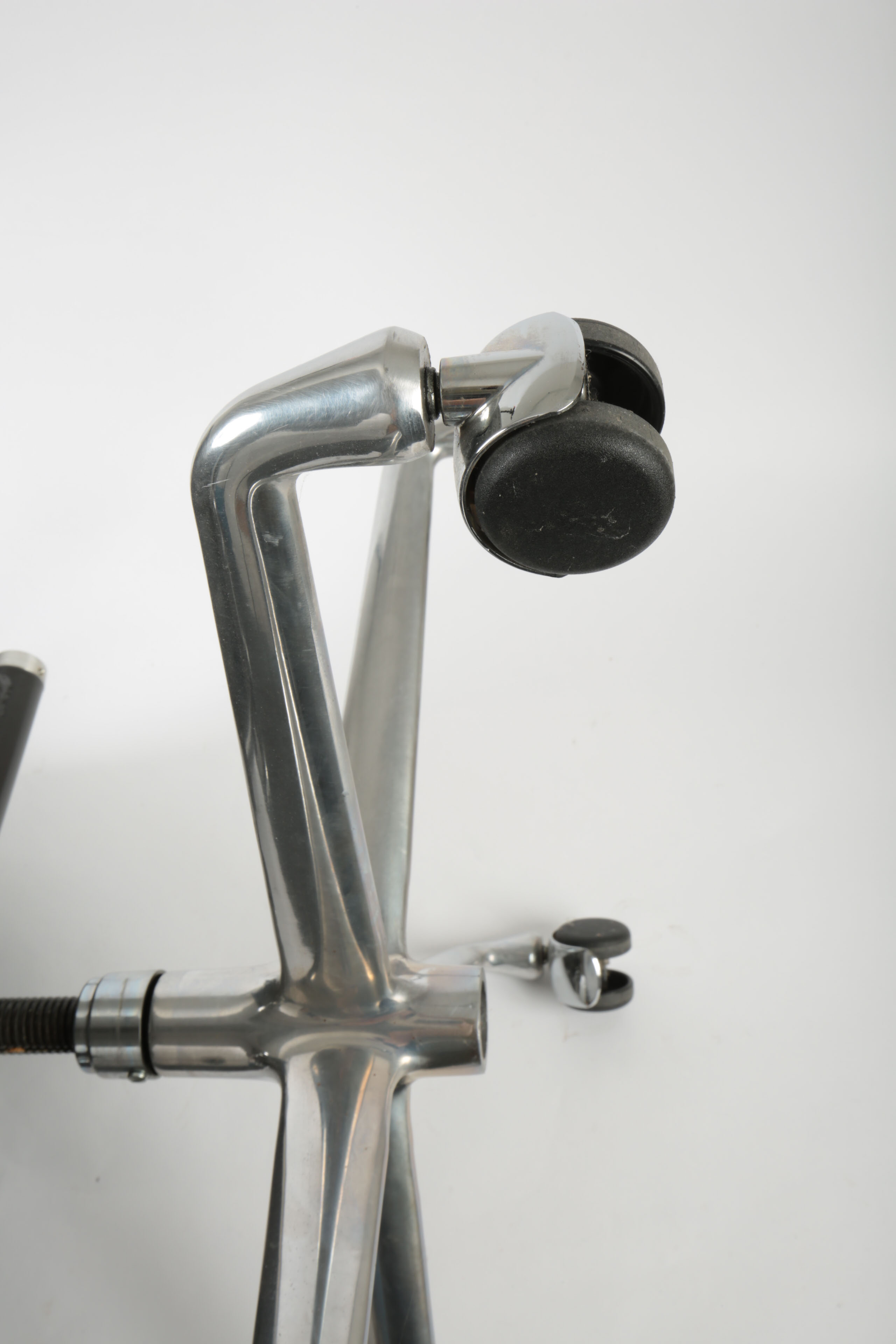 Eames Style "Aluminum Group Management Chair"