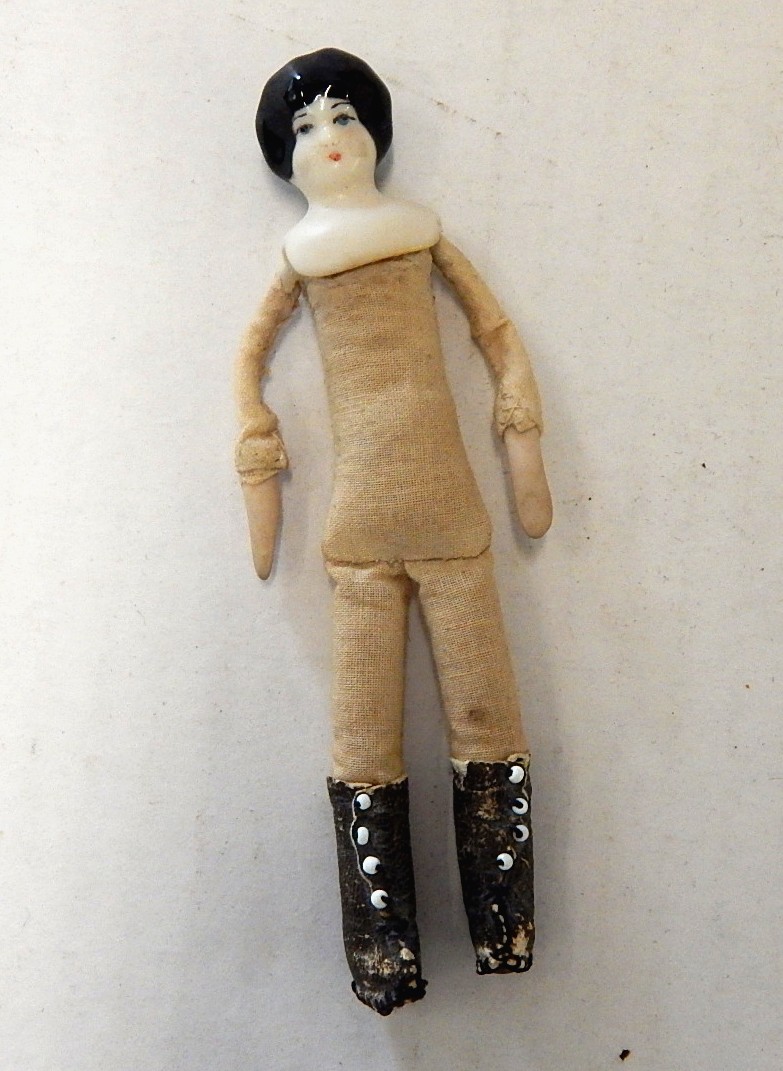 Japanese and Chinese Decorative Collectibles