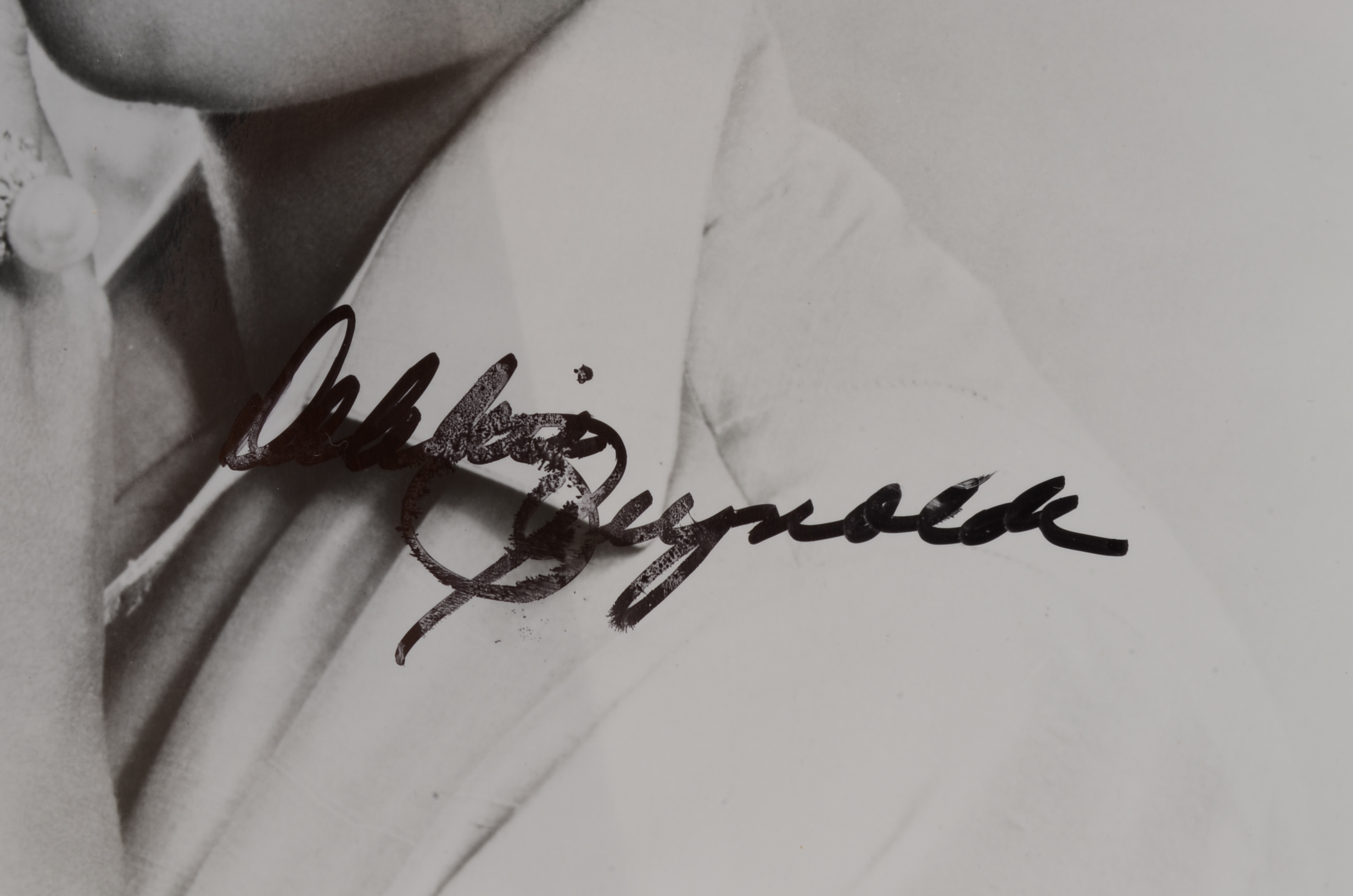 Actress and Singer Debbie Reynolds Signed Photos