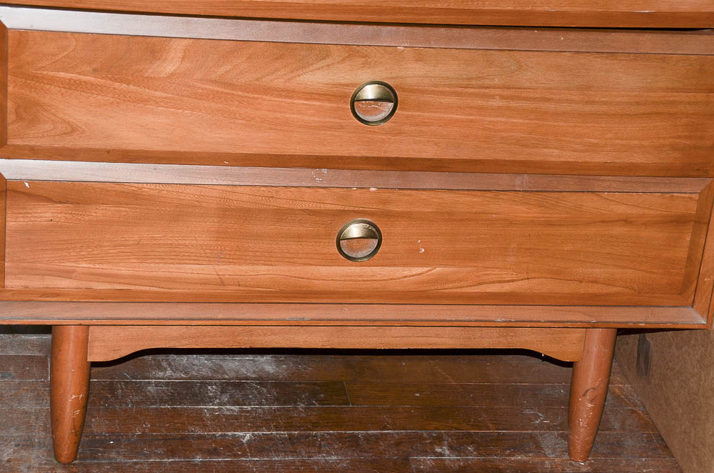 Mid Century Modern Dresser by L.A. Period Furniture Mfg. Co.