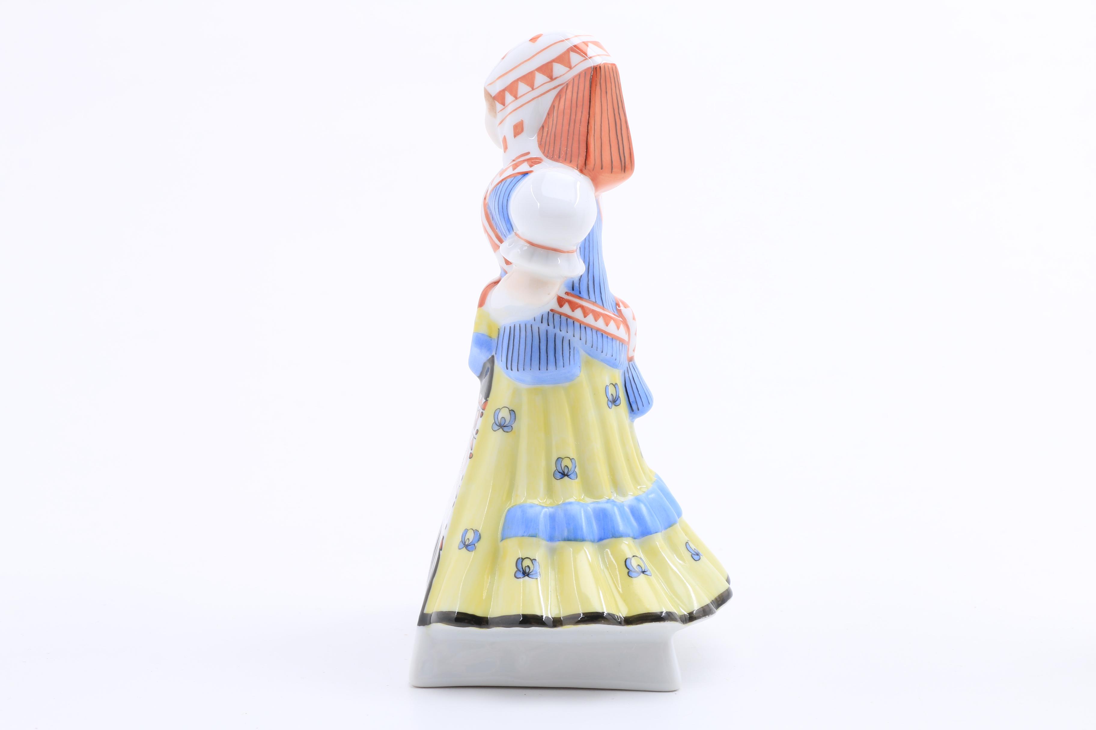 Rare Herend Porcelain "Wedding Party" Porcelain Figurines