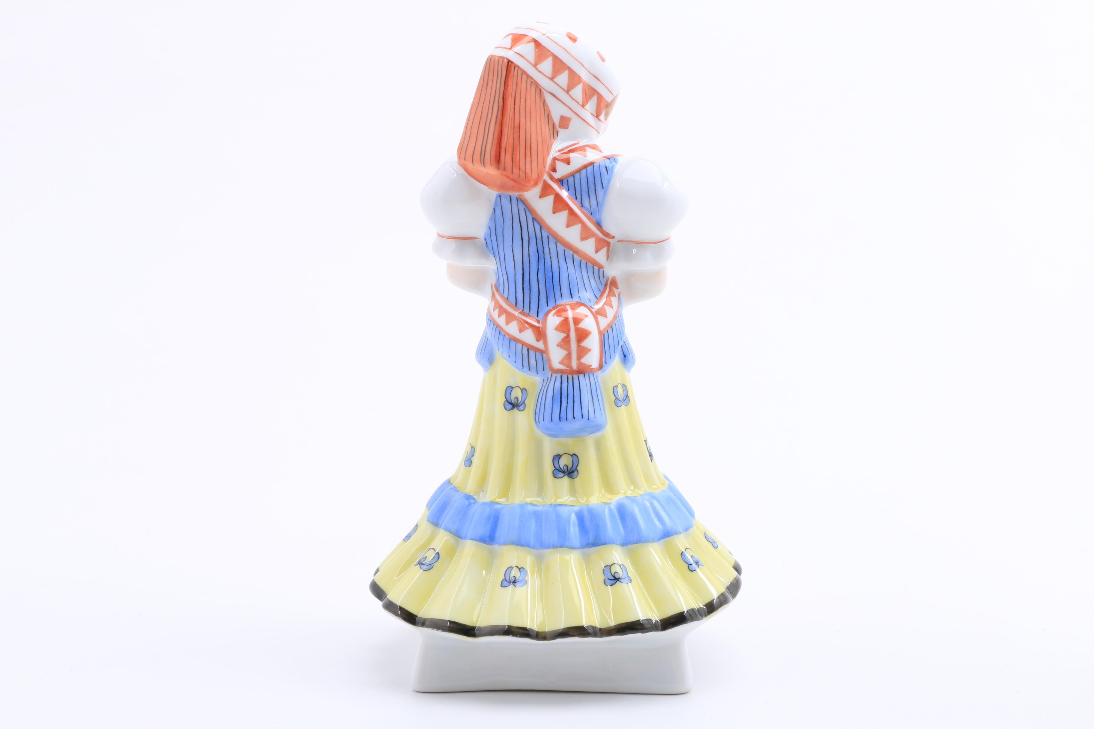 Rare Herend Porcelain "Wedding Party" Porcelain Figurines